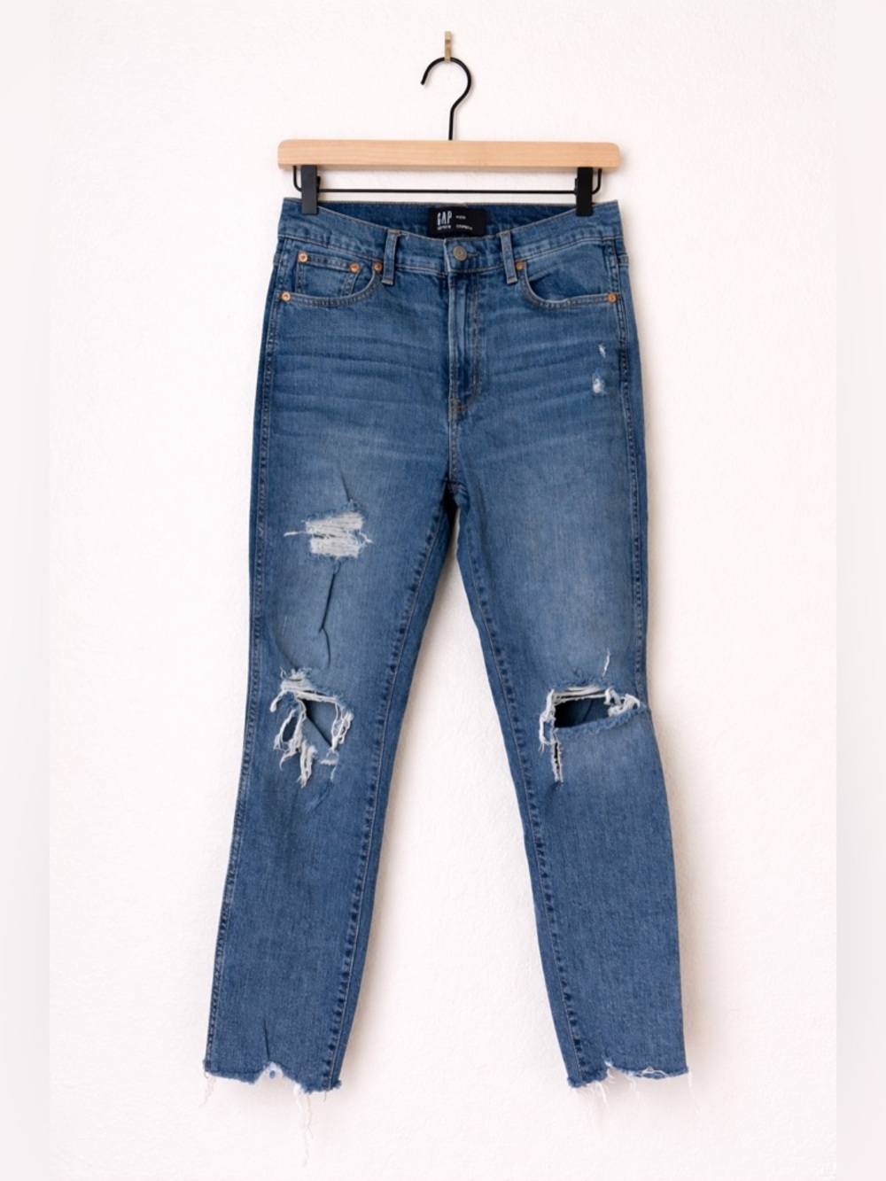 GAP Cigarette Jeans Distressed Raw Hem Medium Wash Size 27